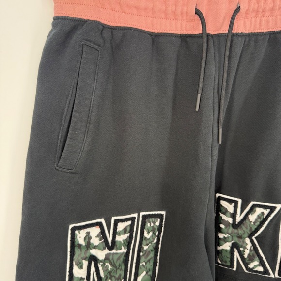Nike Shorts Men's Small‎ Black Drawstring Camo Logo Athletic Casual - Picture 2 of 8